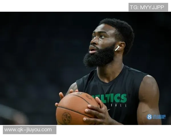 杰伦布朗半场表现低迷仅得7分罚球全中成唯一亮点 杰伦布朗半场表现低迷仅得7分罚球全中成唯一亮点