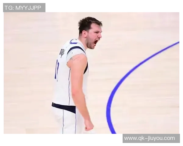 东契奇生涯第八次豪取45分10篮板5三分创历史新高超越哈登独享第一 东契奇生涯第八次豪取45分10篮板5三分创历史新高超越哈登独享第一